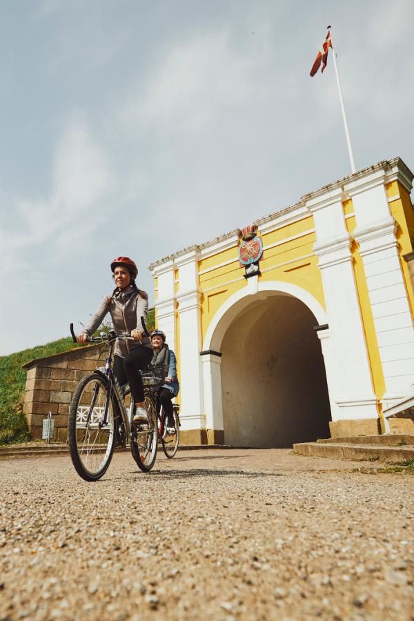 På cykel ved Prinsens Port