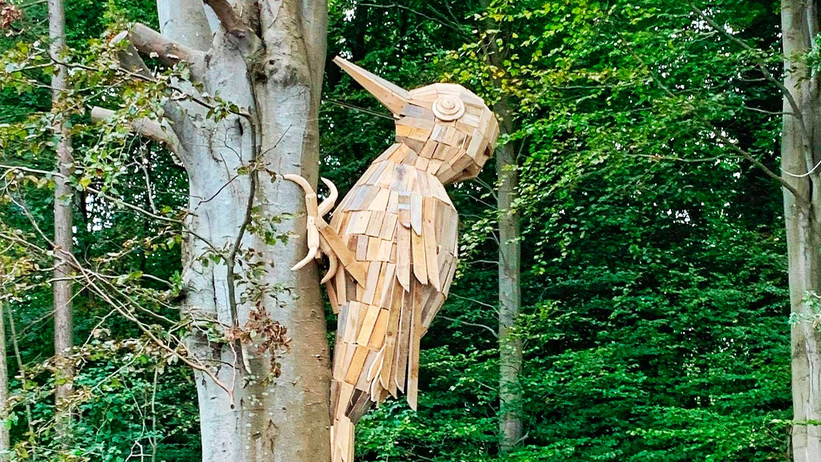 Spætte lavet i træ