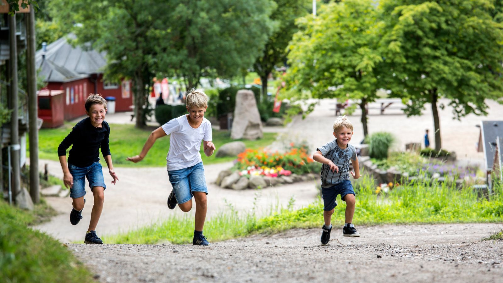 Børn der leger i Madsby Legepark