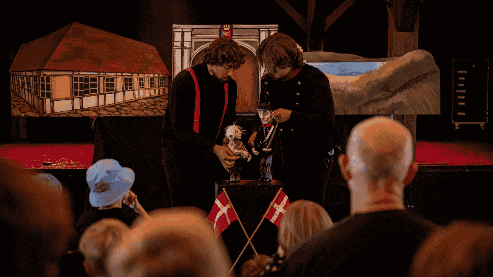 Teater Figulletta optræder med deres show til Fæstningsdagene